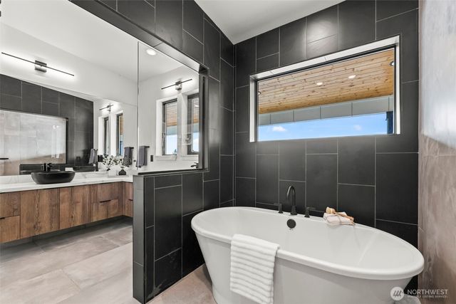 1116 N Jackson Avenue, Tacoma, WA 98406