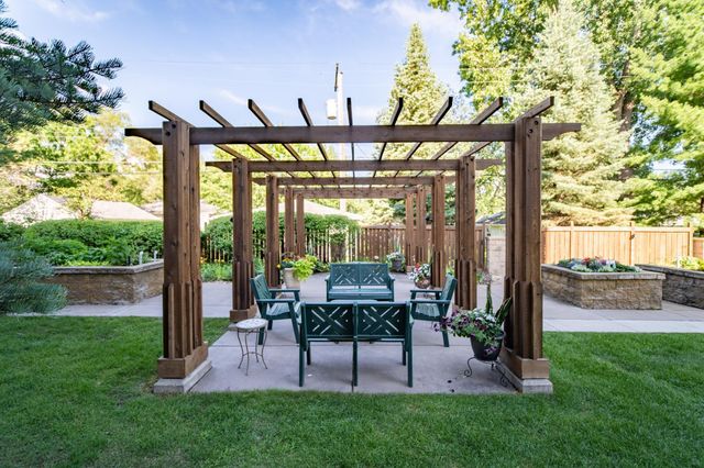 8200 W 33rd Street 208, Saint Louis Park, MN 55426