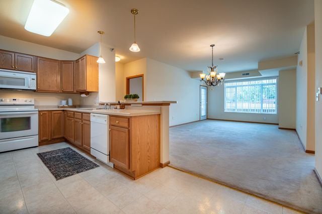 8200 W 33rd Street 208, Saint Louis Park, MN 55426