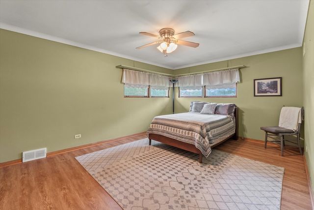 16650 Fulton Terrace, Tinley Park, IL 60477