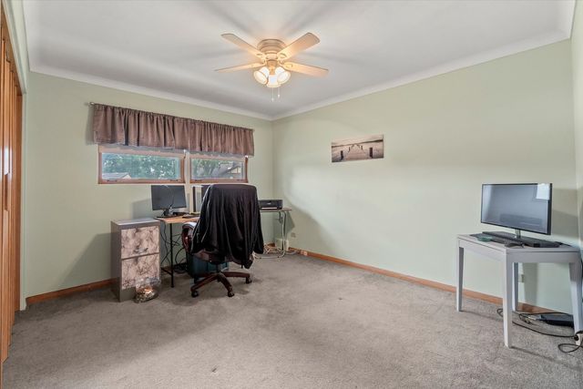 16650 Fulton Terrace, Tinley Park, IL 60477