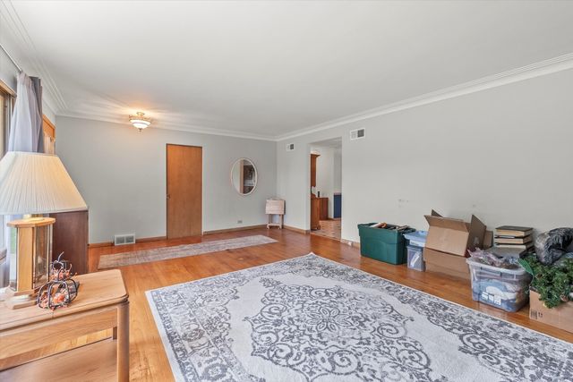 16650 Fulton Terrace, Tinley Park, IL 60477