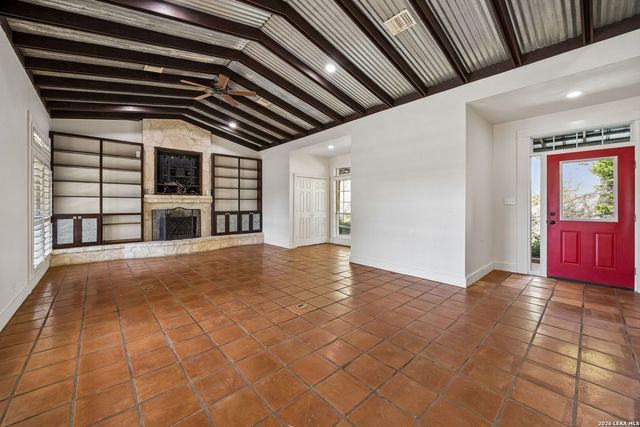 410 SPARKLING SPRINGS DR, Boerne, TX 78006