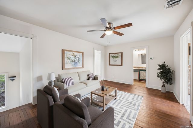 410 SPARKLING SPRINGS DR, Boerne, TX 78006