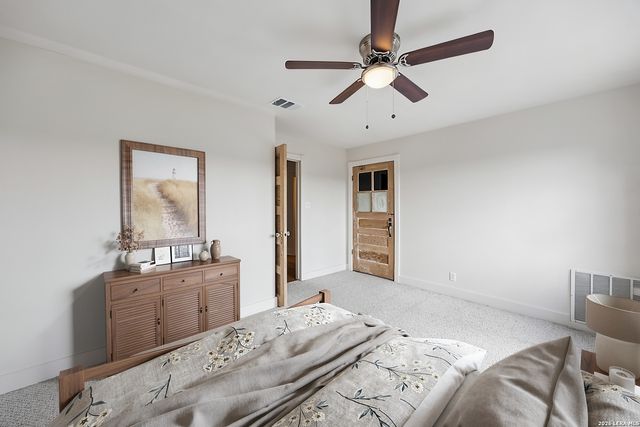 410 SPARKLING SPRINGS DR, Boerne, TX 78006