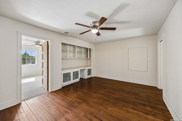 410 SPARKLING SPRINGS DR, Boerne, TX 78006