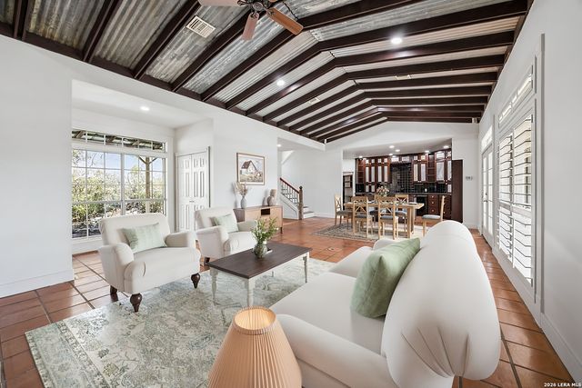 410 SPARKLING SPRINGS DR, Boerne, TX 78006