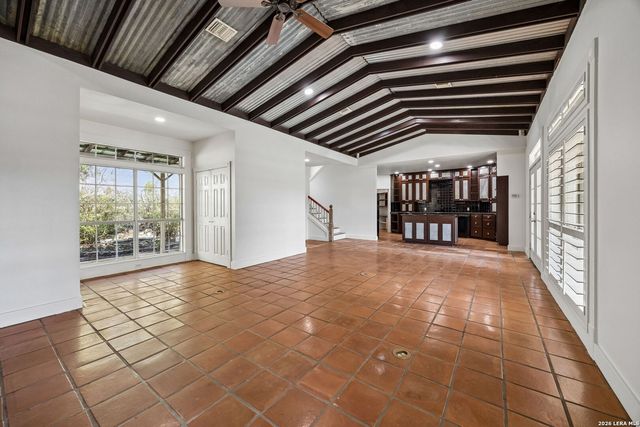 410 SPARKLING SPRINGS DR, Boerne, TX 78006