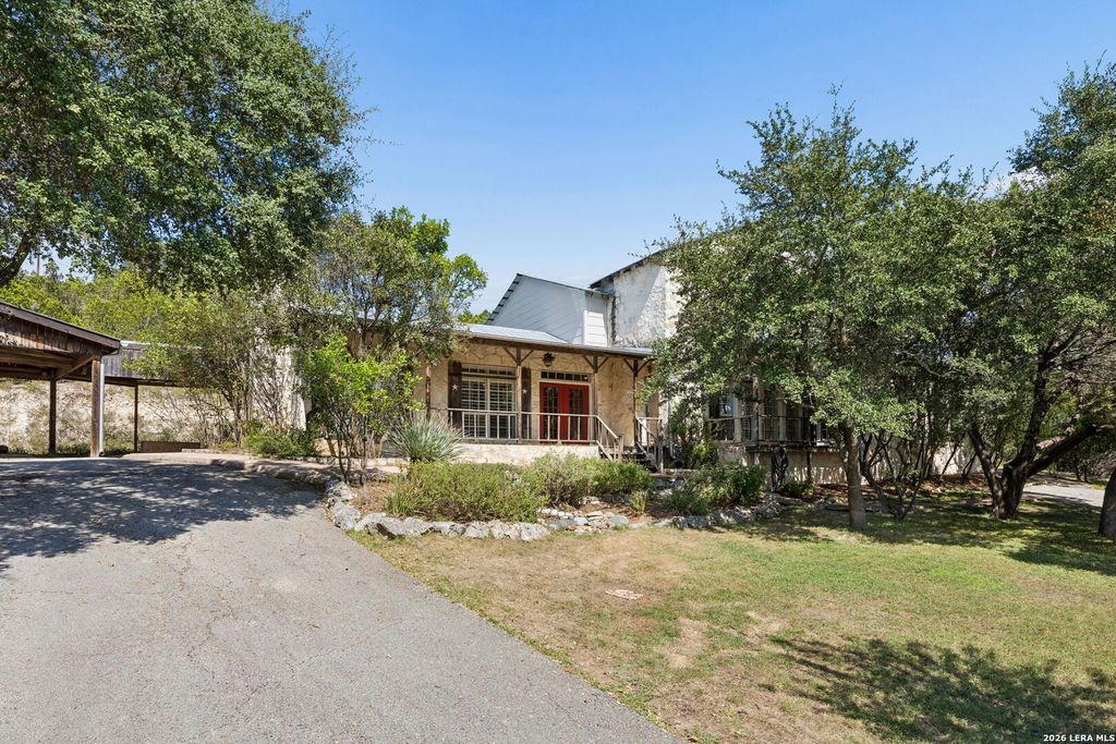 410 SPARKLING SPRINGS DR, Boerne, TX 78006