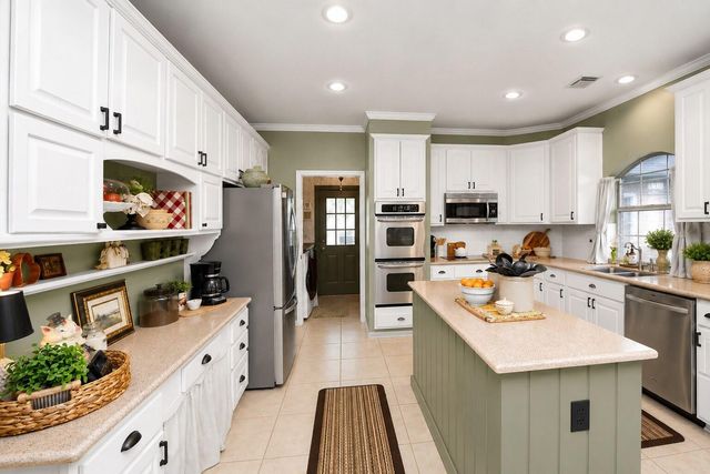 2003 Spreading Oak Lane, Richmond, TX 77406