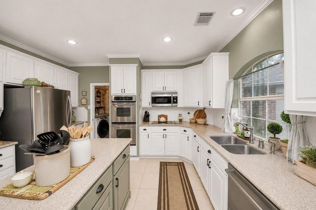 2003 Spreading Oak Lane, Richmond, TX 77406