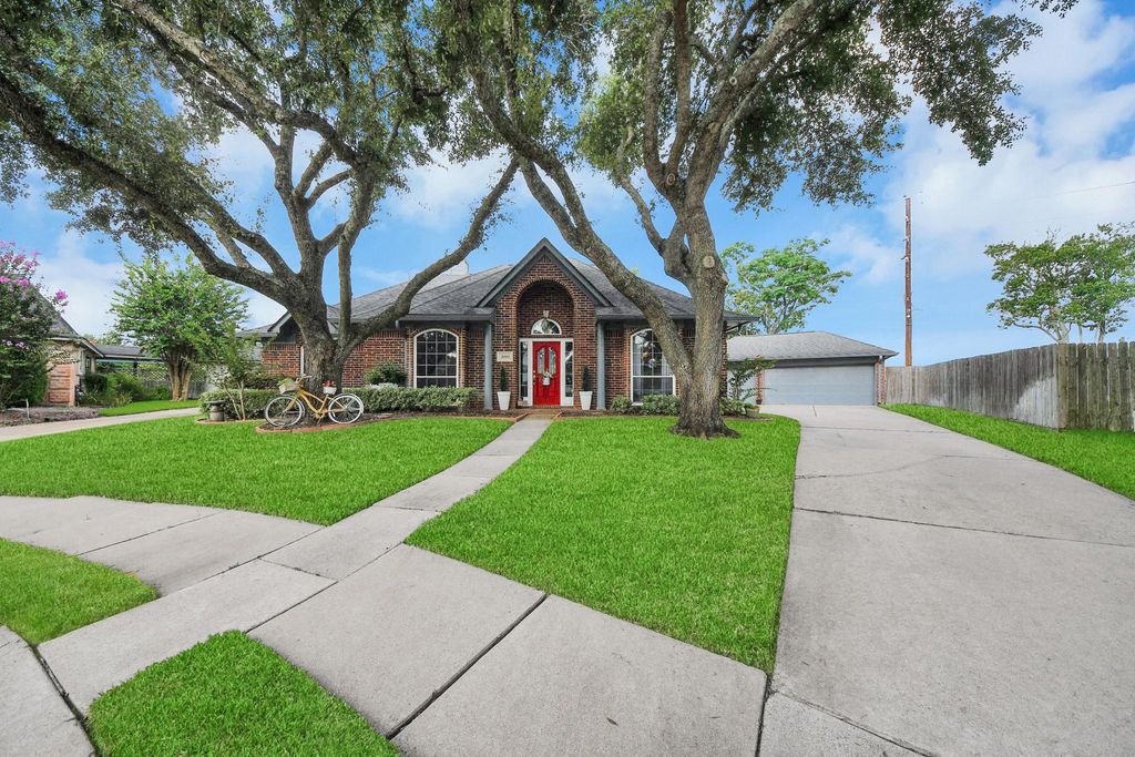 2003 Spreading Oak Lane, Richmond, TX 77406