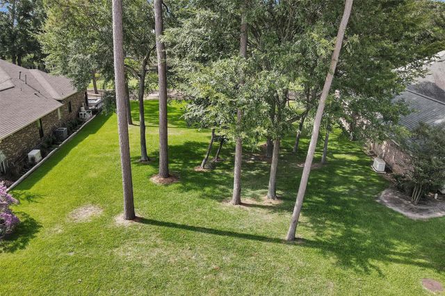 11 Grey Moss Lane, Montgomery, TX 77356