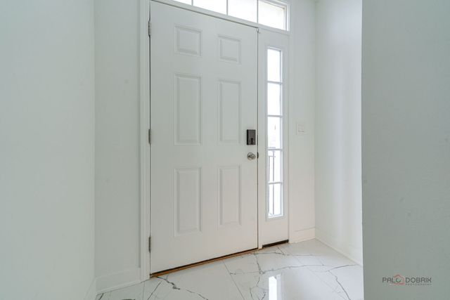 667 Hickory Street, Mundelein, IL 60060