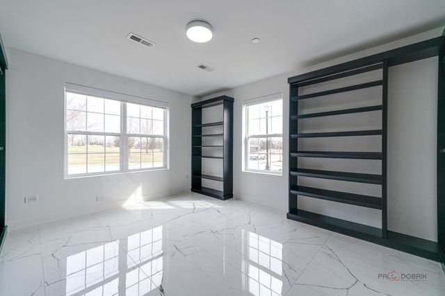 667 Hickory Street, Mundelein, IL 60060