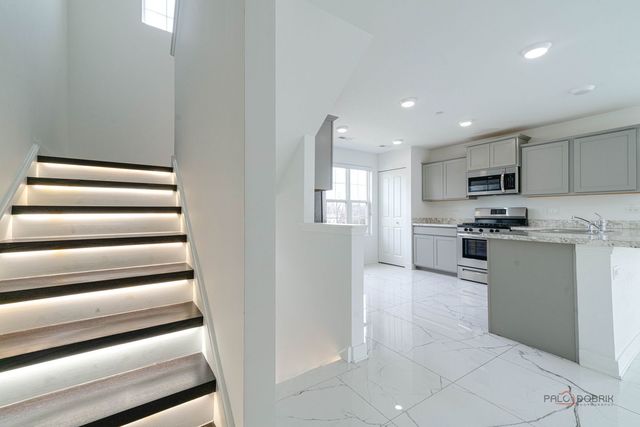 667 Hickory Street, Mundelein, IL 60060