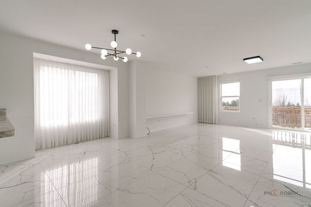 667 Hickory Street, Mundelein, IL 60060