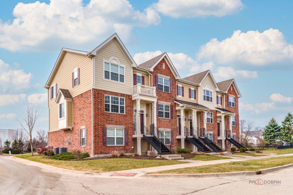 667 Hickory Street, Mundelein, IL 60060