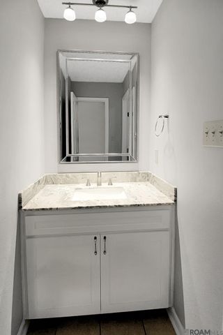 18726 Old Jefferson, Baton Rouge, LA 70817