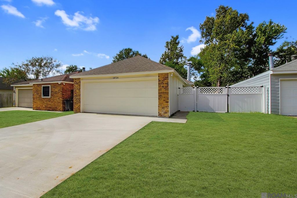 18726 Old Jefferson, Baton Rouge, LA 70817