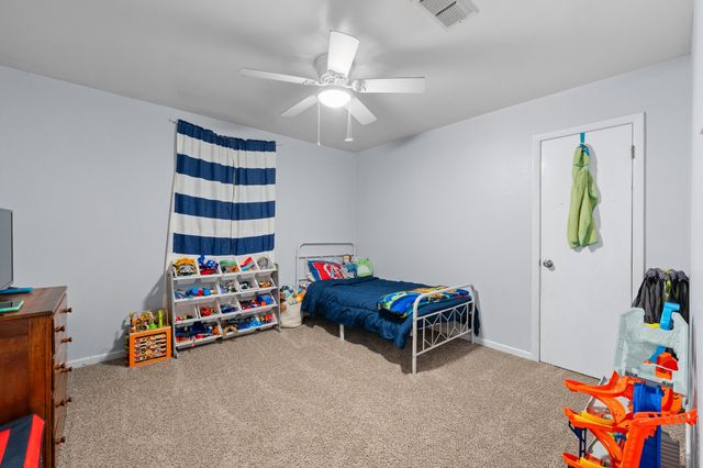 1212 Lynnwood Drive, Cleburne, TX 76033