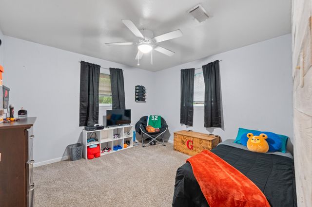 1212 Lynnwood Drive, Cleburne, TX 76033