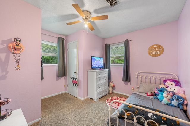 1212 Lynnwood Drive, Cleburne, TX 76033