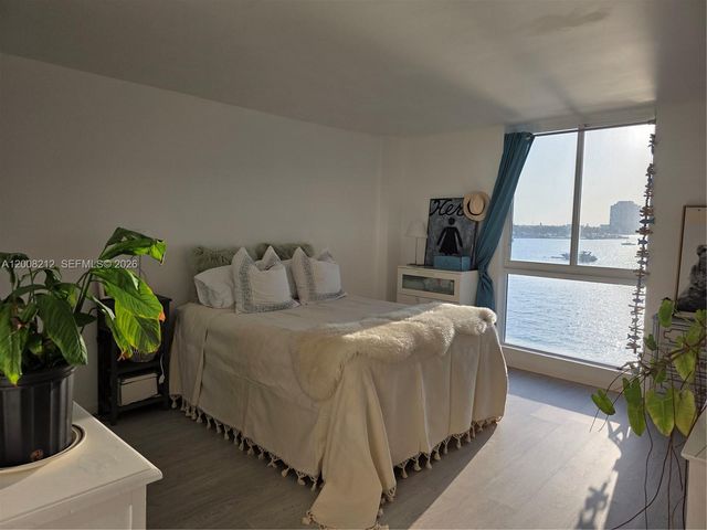 7928 West Dr 307, North Bay Village, FL 33141