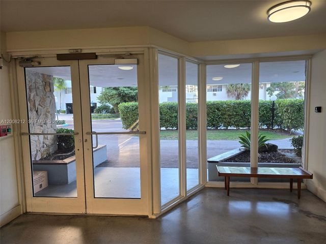 7928 West Dr 307, North Bay Village, FL 33141