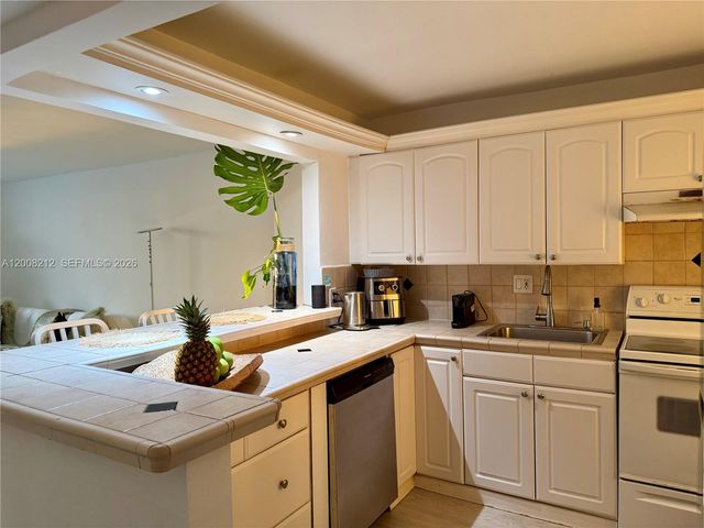 7928 West Dr 307, North Bay Village, FL 33141