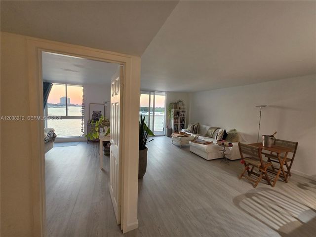 7928 West Dr 307, North Bay Village, FL 33141