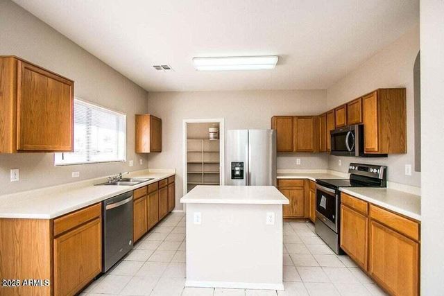 7985 W MISSION Lane, Peoria, AZ 85345