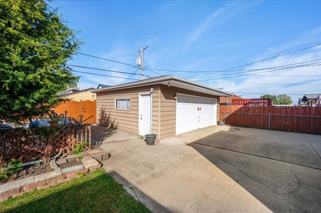 1630 N 15th Avenue, Melrose Park, IL 60160