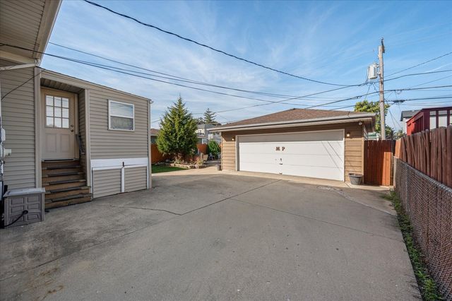 1630 N 15th Avenue, Melrose Park, IL 60160