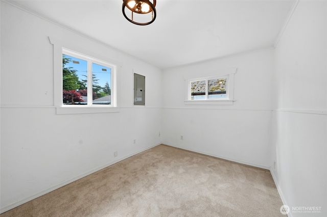 10330 Stone Avenue N, Seattle, WA 98133