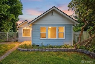 10330 Stone Avenue N, Seattle, WA 98133