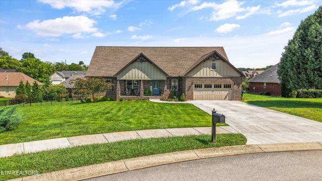 1619 Cascading Falls Lane, Sevierville, TN 37876