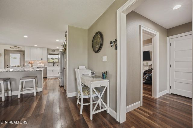 1619 Cascading Falls Lane, Sevierville, TN 37876