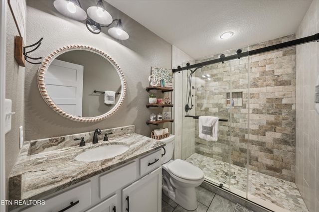 1619 Cascading Falls Lane, Sevierville, TN 37876