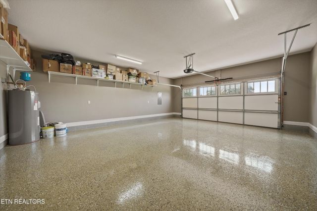 1619 Cascading Falls Lane, Sevierville, TN 37876