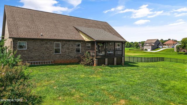 1619 Cascading Falls Lane, Sevierville, TN 37876
