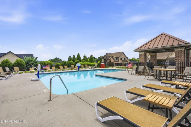 1619 Cascading Falls Lane, Sevierville, TN 37876