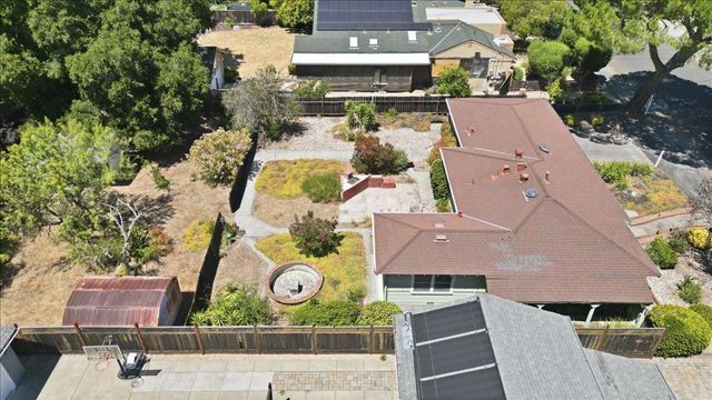 16375 W La Chiquita Avenue, Los Gatos, CA 95032