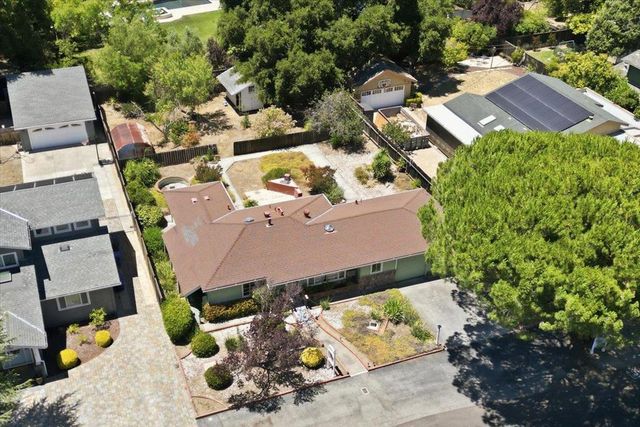 16375 W La Chiquita Avenue, Los Gatos, CA 95032