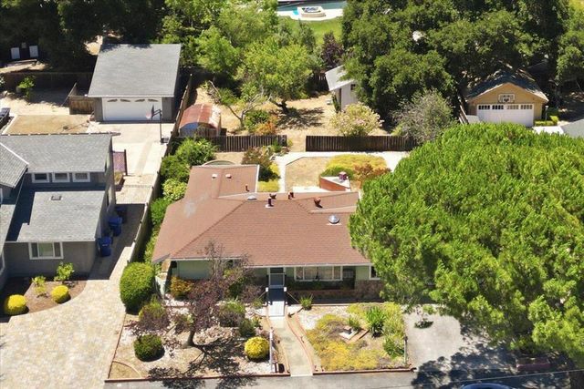 16375 W La Chiquita Avenue, Los Gatos, CA 95032