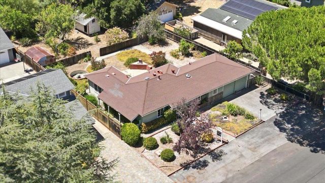 16375 W La Chiquita Avenue, Los Gatos, CA 95032