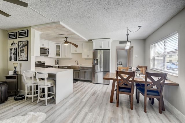 151 Saxony D, Delray Beach, FL 33446