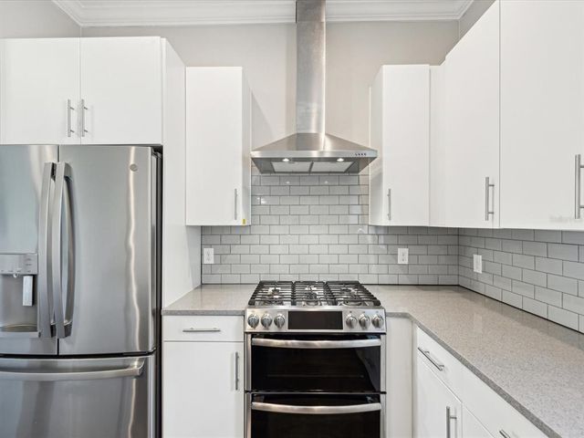 946 HIGHAND AVENUE 24, Dunedin, FL 34698