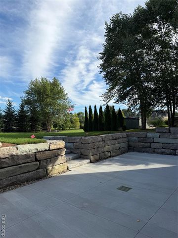 6489 Pond Dr Drive, Washington, MI 48094