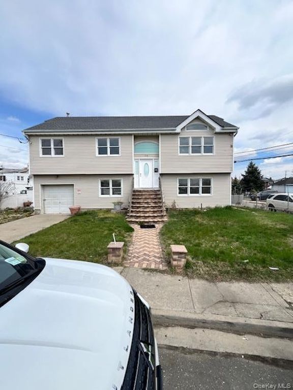 94 Roger Avenue, Inwood, NY 11096